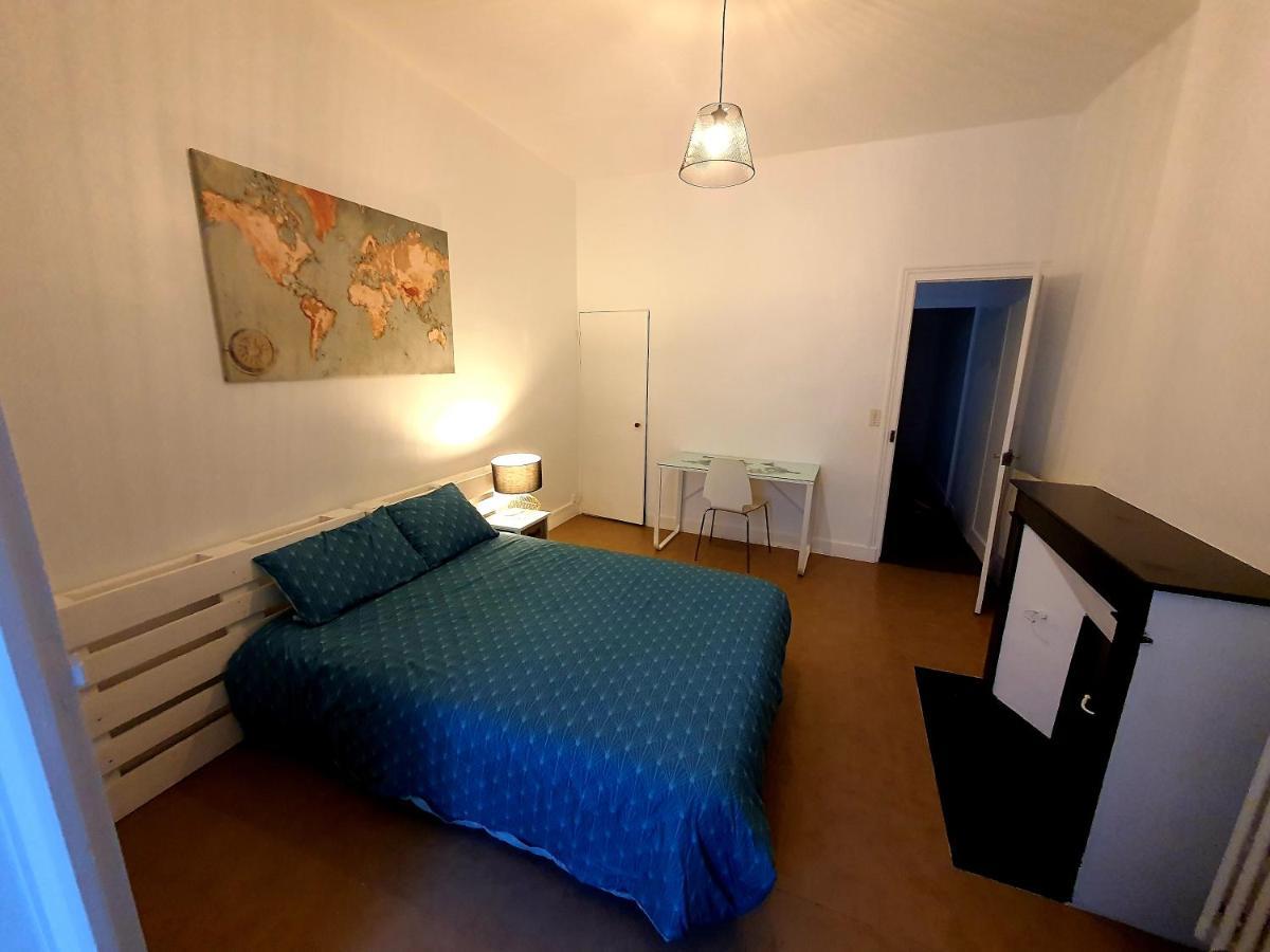 Grand T3 Avec Terrasse Centre Ville Bellac Exterior photo